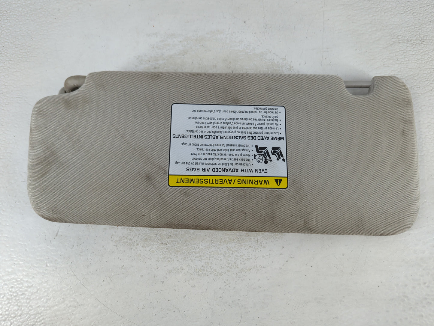 2020-2022 Kia Telluride Sun Visor Shade Replacement Passenger Right Mirror Fits Fits 2020 2021 2022 OEM Used Auto Parts - Oe