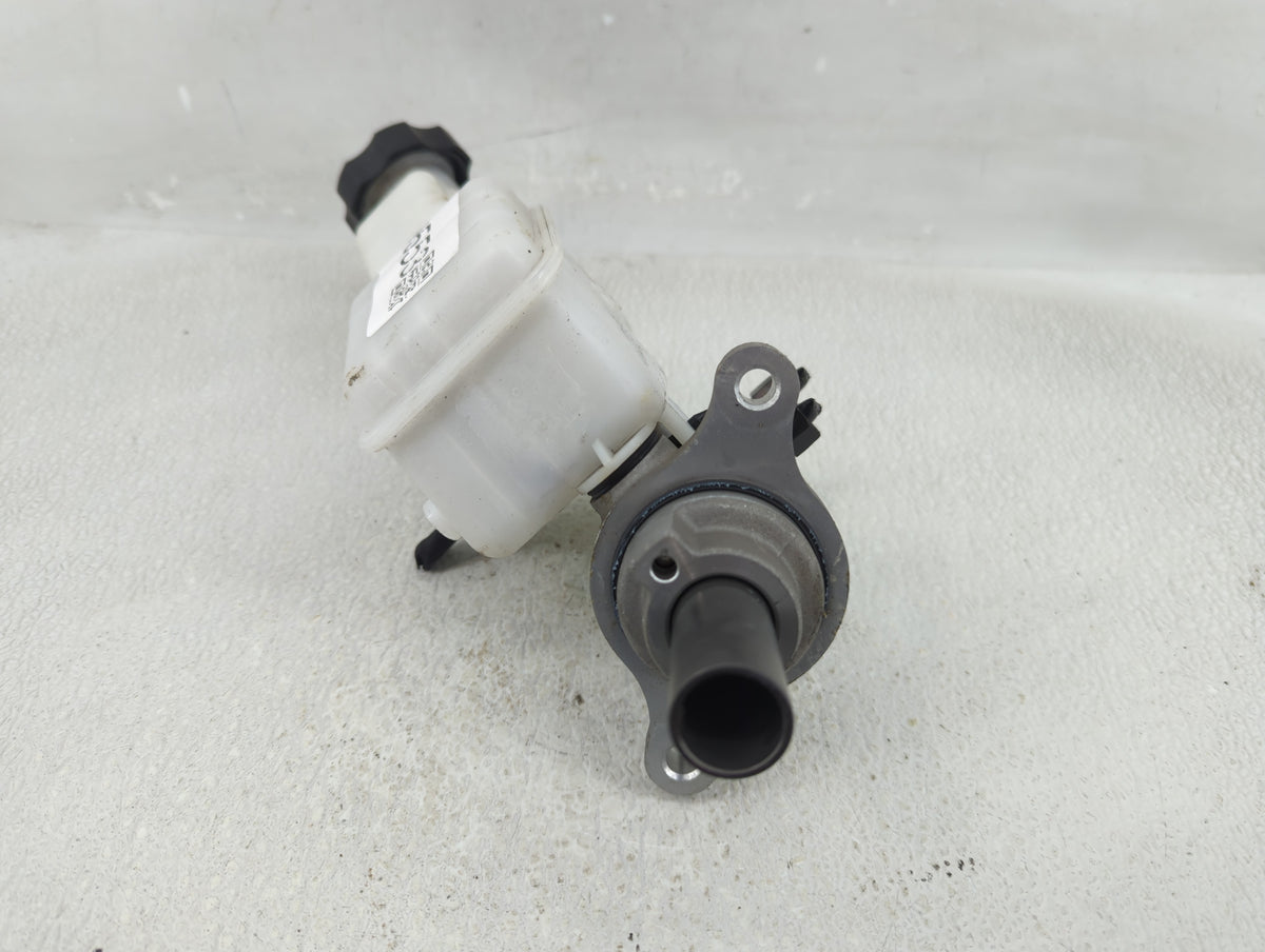 2020-2022 Kia Telluride Brake Master Cylinder 1290553 - Oemusedautoparts1.com