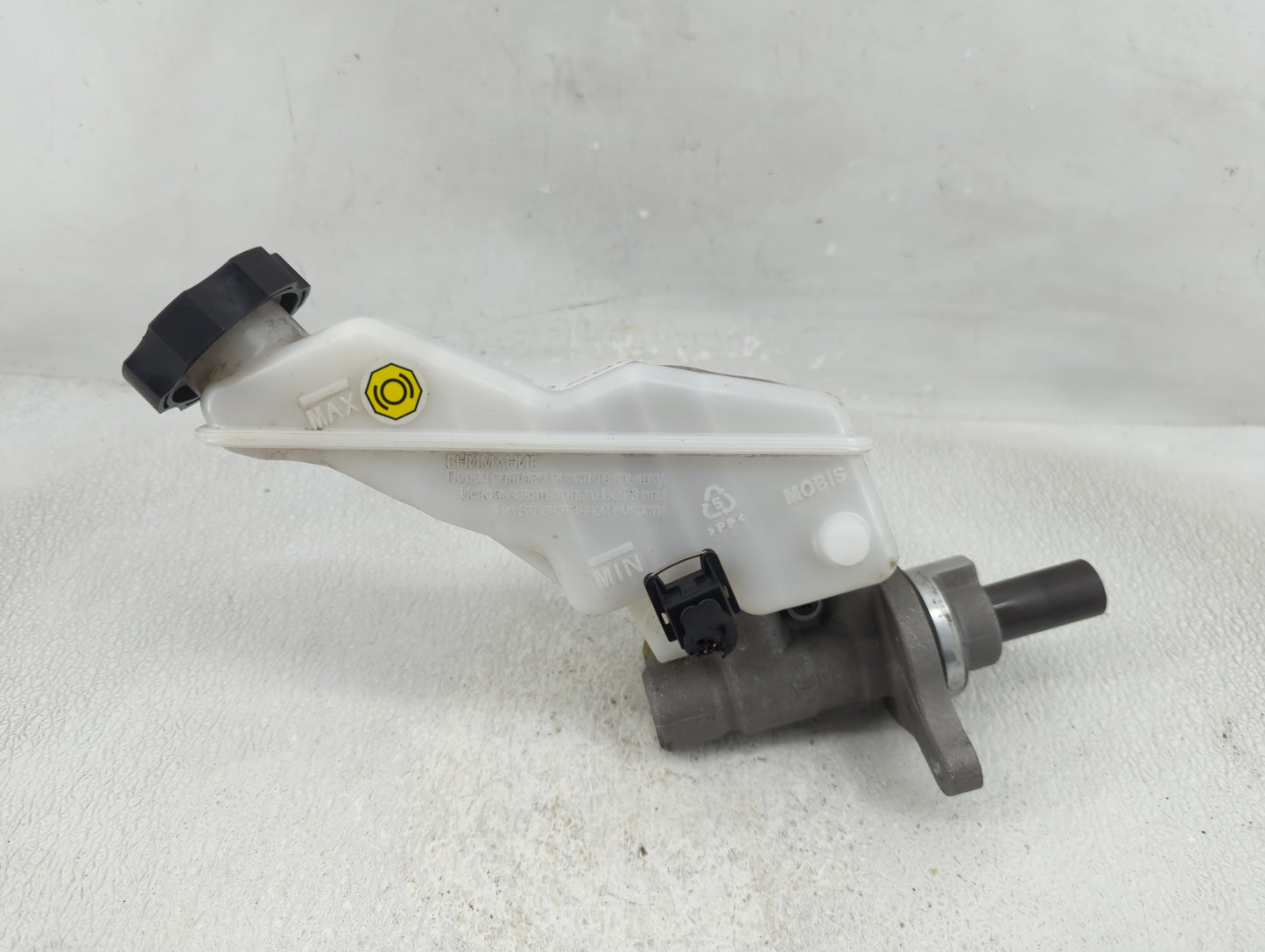 2020-2022 Kia Telluride Brake Master Cylinder - Oemusedautoparts1.com