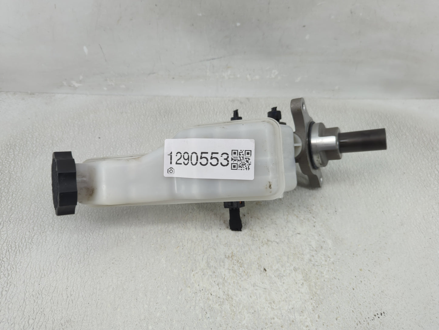 2020-2022 Kia Telluride Brake Master Cylinder 1290553 - Oemusedautoparts1.com