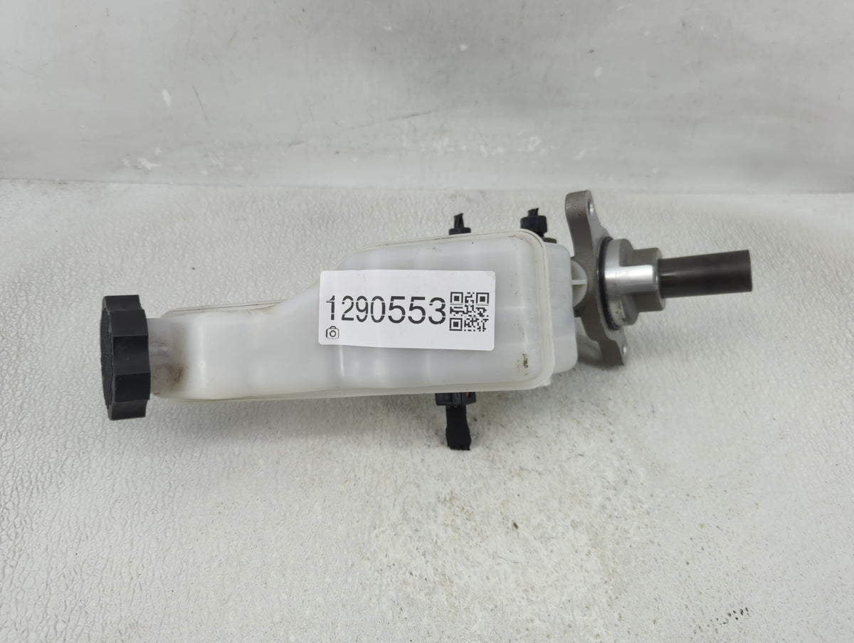 2020-2022 Kia Telluride Brake Master Cylinder 1290553 - Oemusedautoparts1.com