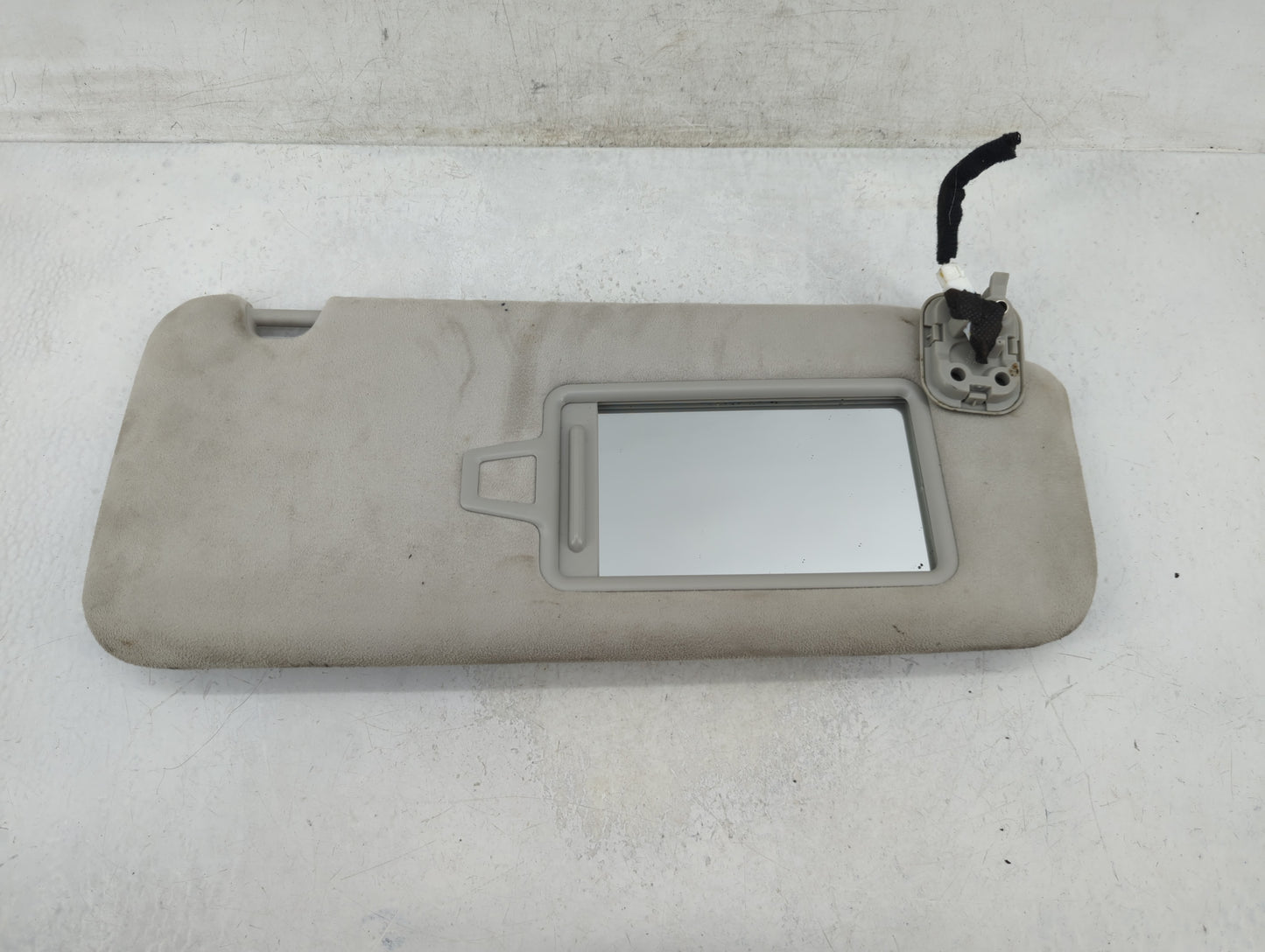 2020-2022 Kia Telluride Sun Visor Shade Replacement Passenger Right Mirror Fits Fits 2020 2021 2022 OEM Used Auto Parts - Oe