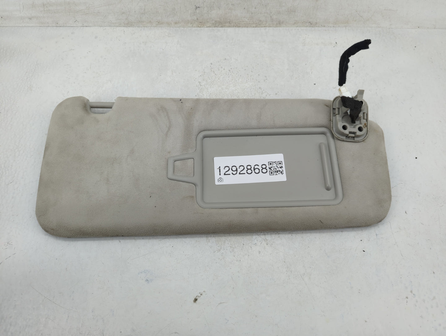 2020-2022 Kia Telluride Sun Visor Shade Replacement Passenger Right Mirror Fits Fits 2020 2021 2022 OEM Used Auto Parts - Oe