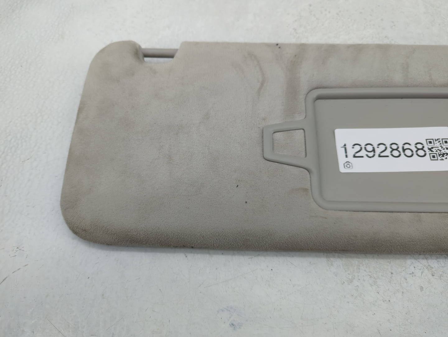 2020-2022 Kia Telluride Sun Visor Shade Replacement Passenger Right Mirror Fits Fits 2020 2021 2022 OEM Used Auto Parts - Oe