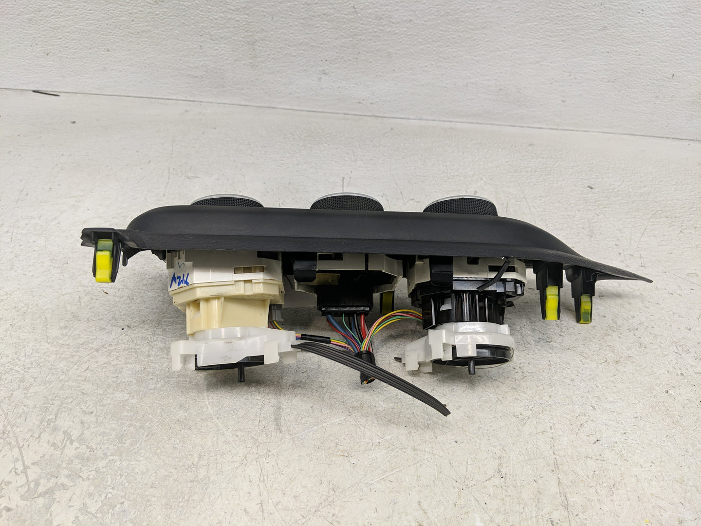2020-2022 Kia Telluride Climate Control Module Temperature AC/Heater Replacement P/N:55406-02470 Fits Fits 2020 2021 2022 OE