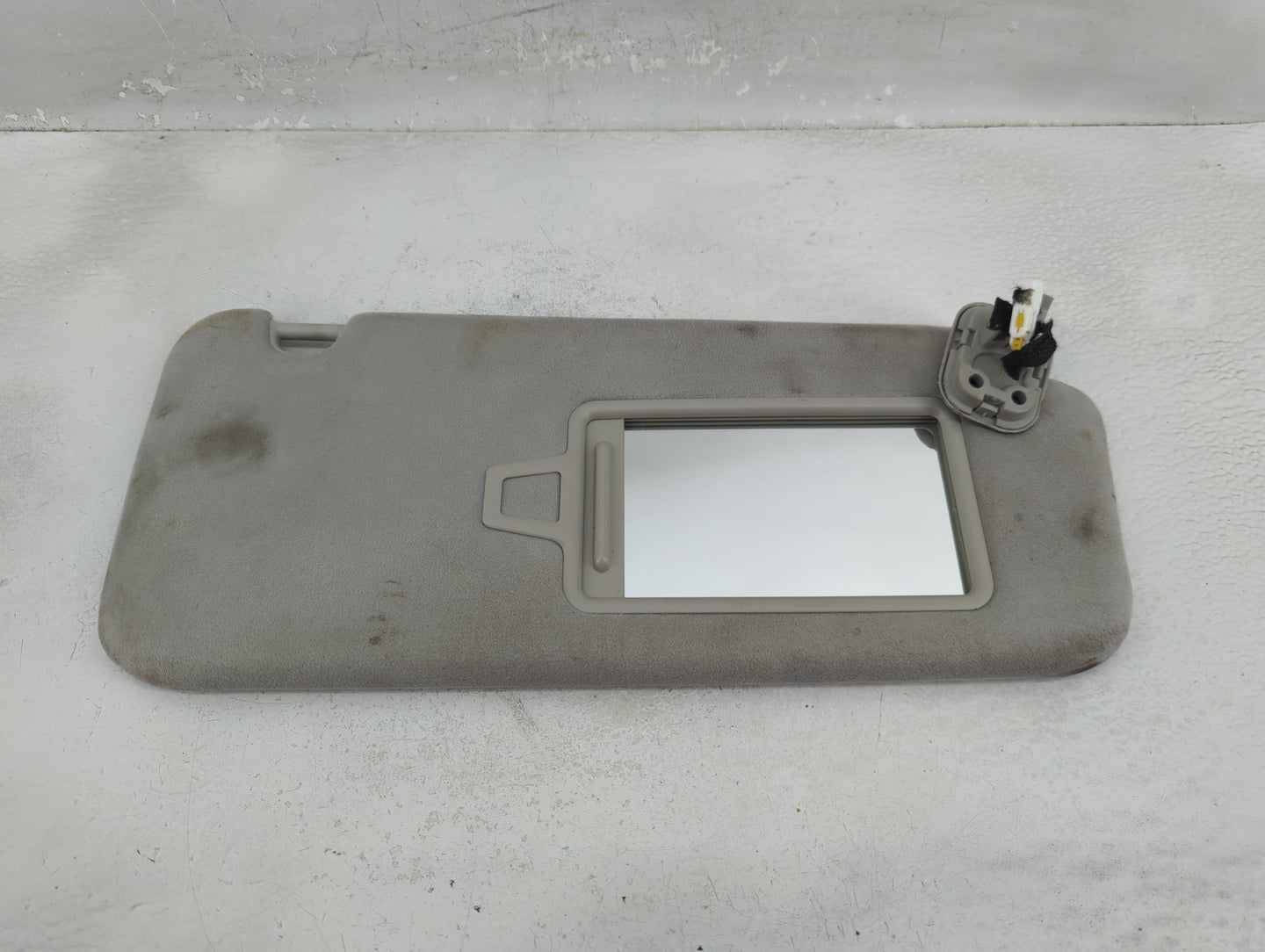 2020-2022 Kia Telluride Sun Visor Shade Replacement Passenger Right Mirror Fits Fits 2020 2021 2022 OEM Used Auto Parts - Oe