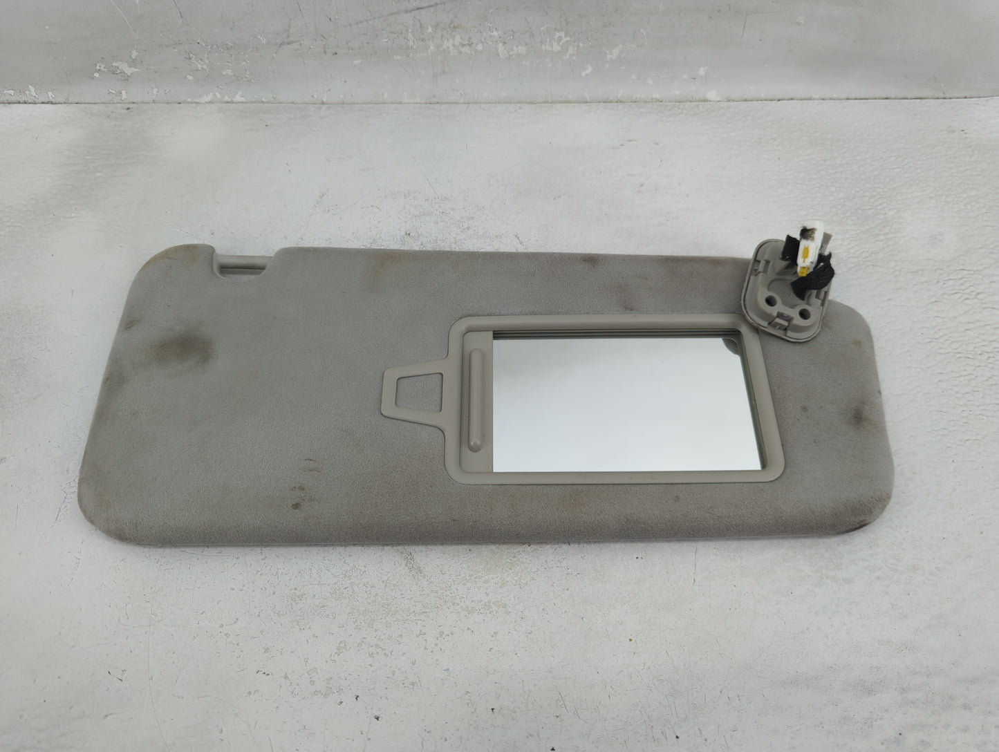 2020-2022 Kia Telluride Sun Visor Shade Replacement Passenger Right Mirror Fits Fits 2020 2021 2022 OEM Used Auto Parts - Oe