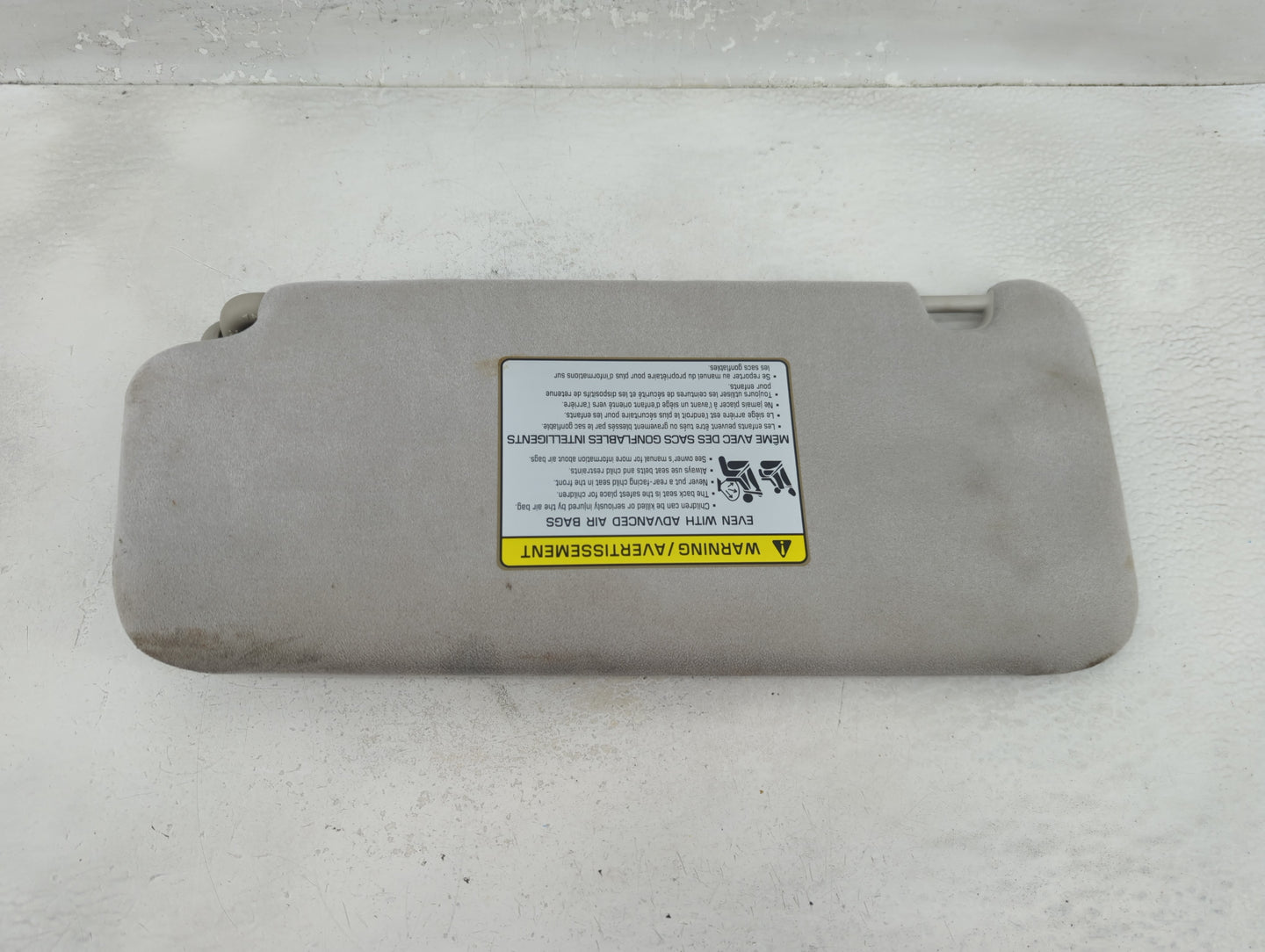 2020-2022 Kia Telluride Sun Visor Shade Replacement Passenger Right Mirror Fits Fits 2020 2021 2022 OEM Used Auto Parts - Oe