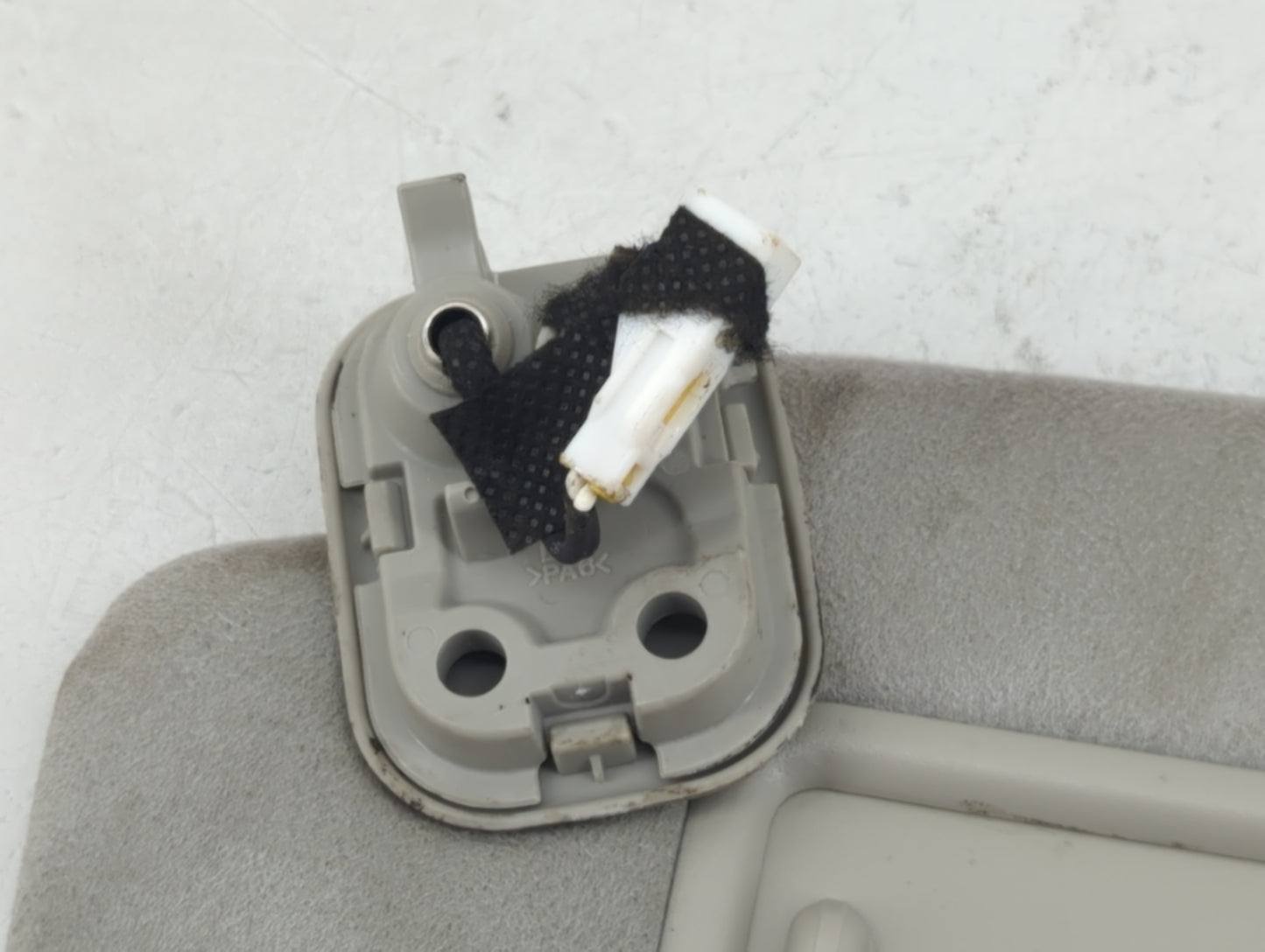 2020-2022 Kia Telluride Sun Visor Shade Replacement Driver Left Mirror Fits Fits 2020 2021 2022 OEM Used Auto Parts - Oemuse