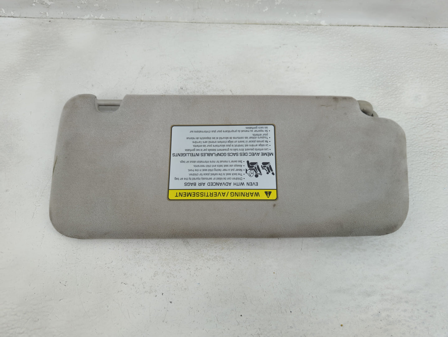 2020-2022 Kia Telluride Sun Visor Shade Replacement Driver Left Mirror Fits Fits 2020 2021 2022 OEM Used Auto Parts - Oemuse