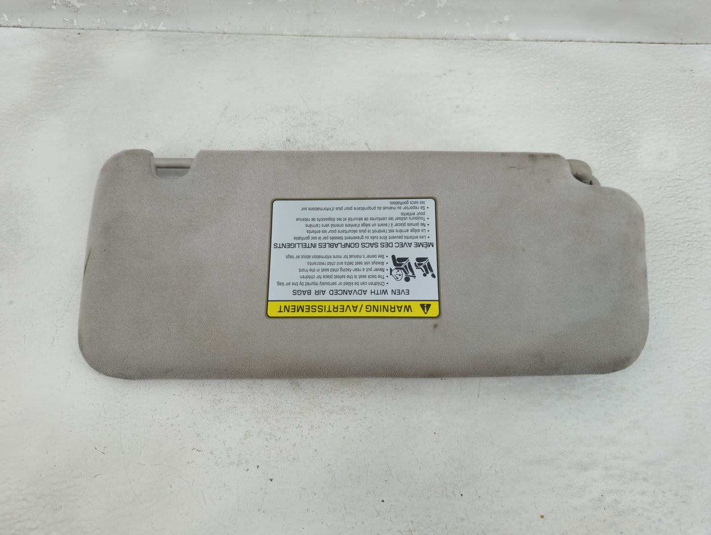 2020-2022 Kia Telluride Sun Visor Shade Replacement Driver Left Mirror Fits Fits 2020 2021 2022 OEM Used Auto Parts - Oemuse
