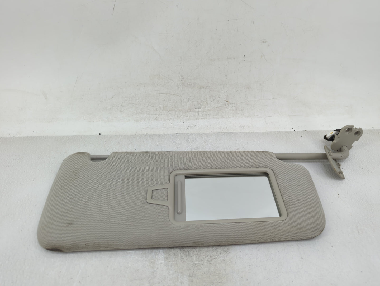 2020-2022 Kia Telluride Sun Visor Shade Replacement Driver Left Mirror Fits Fits 2020 2021 2022 OEM Used Auto Parts - Oemuse