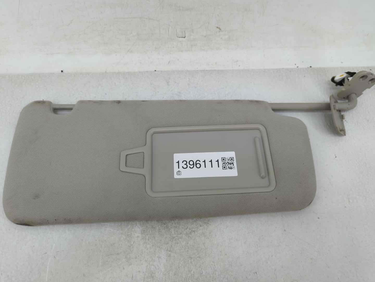2020-2022 Kia Telluride Sun Visor Shade Replacement Driver Left Mirror Fits Fits 2020 2021 2022 OEM Used Auto Parts - Oemuse