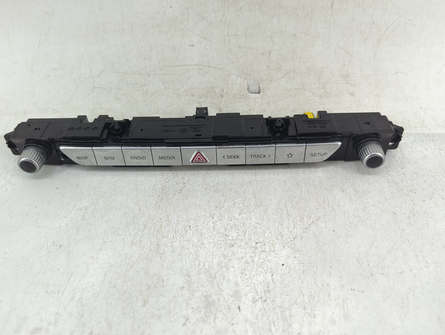 2020-2022 Kia Telluride Radio AM FM Cd Player Receiver Replacement Fits Fits 2020 2021 2022 OEM Used Auto Parts - Oemusedaut