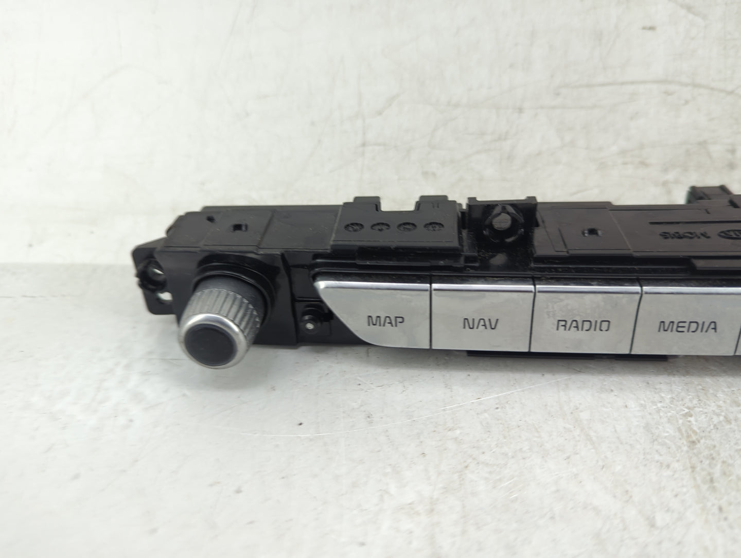2020-2022 Kia Telluride Radio AM FM Cd Player Receiver Replacement Fits Fits 2020 2021 2022 OEM Used Auto Parts - Oemusedaut