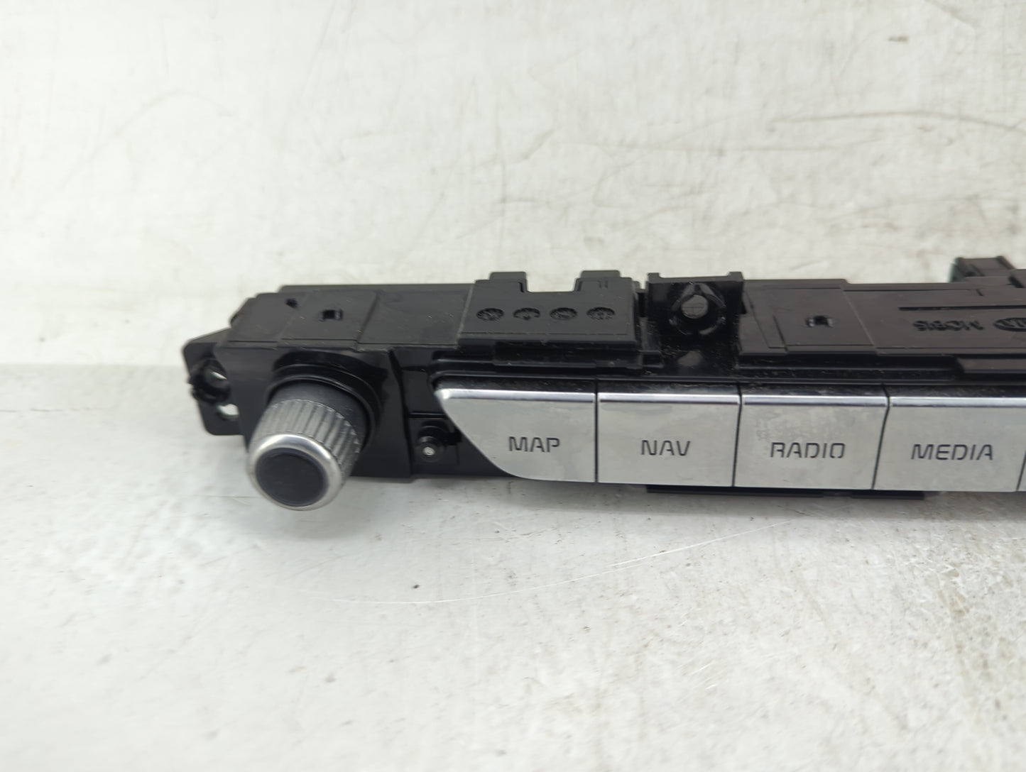 2020-2022 Kia Telluride Radio AM FM Cd Player Receiver Replacement Fits Fits 2020 2021 2022 OEM Used Auto Parts - Oemusedaut