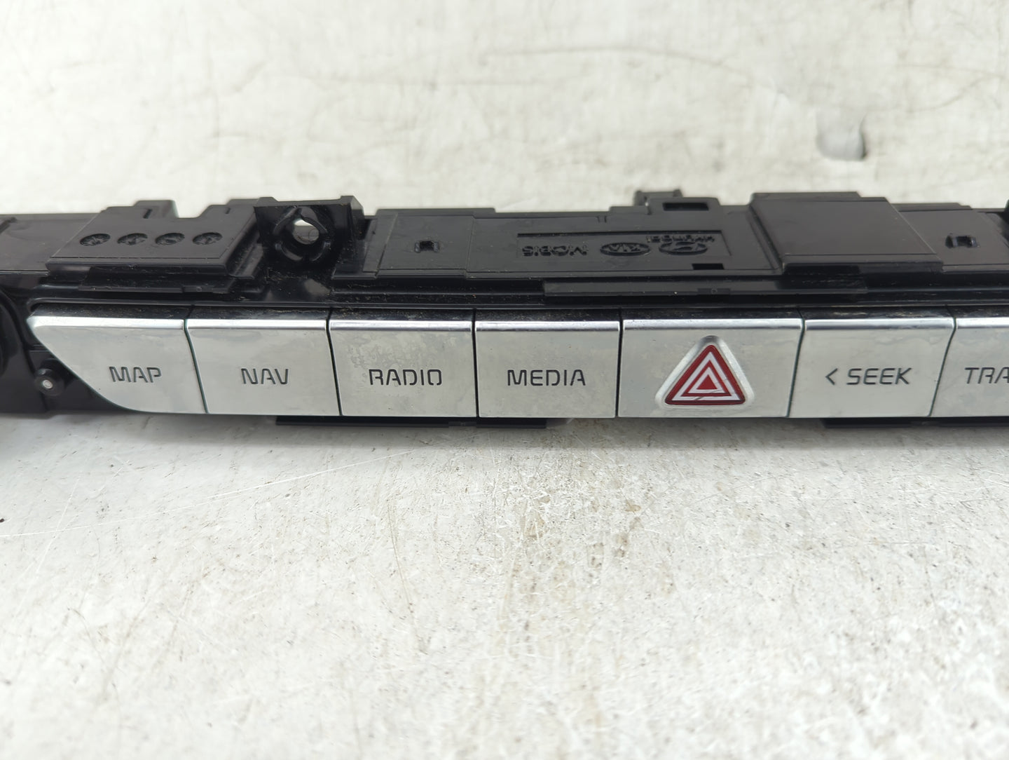 2020-2022 Kia Telluride Radio AM FM Cd Player Receiver Replacement Fits Fits 2020 2021 2022 OEM Used Auto Parts - Oemusedaut