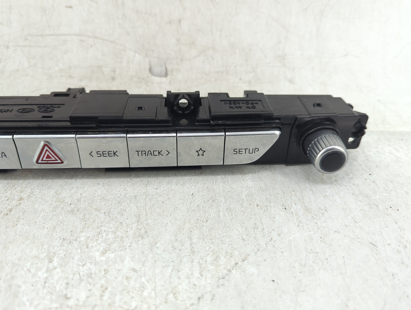 2020-2022 Kia Telluride Radio AM FM Cd Player Receiver Replacement Fits Fits 2020 2021 2022 OEM Used Auto Parts - Oemusedaut