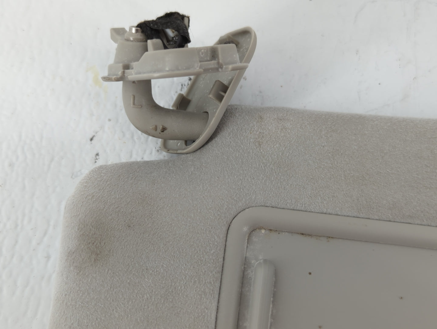 2020-2022 Kia Telluride Sun Visor Shade Replacement Driver Left Mirror Fits Fits 2020 2021 2022 OEM Used Auto Parts - Oemuse