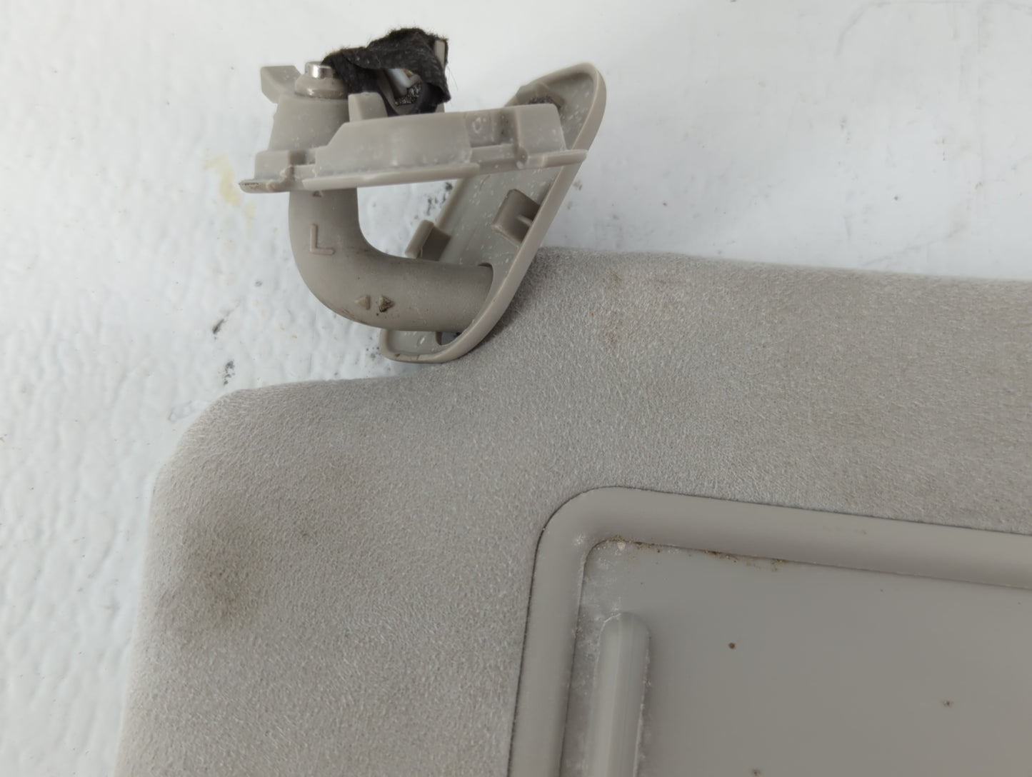 2020-2022 Kia Telluride Sun Visor Shade Replacement Driver Left Mirror Fits Fits 2020 2021 2022 OEM Used Auto Parts - Oemuse