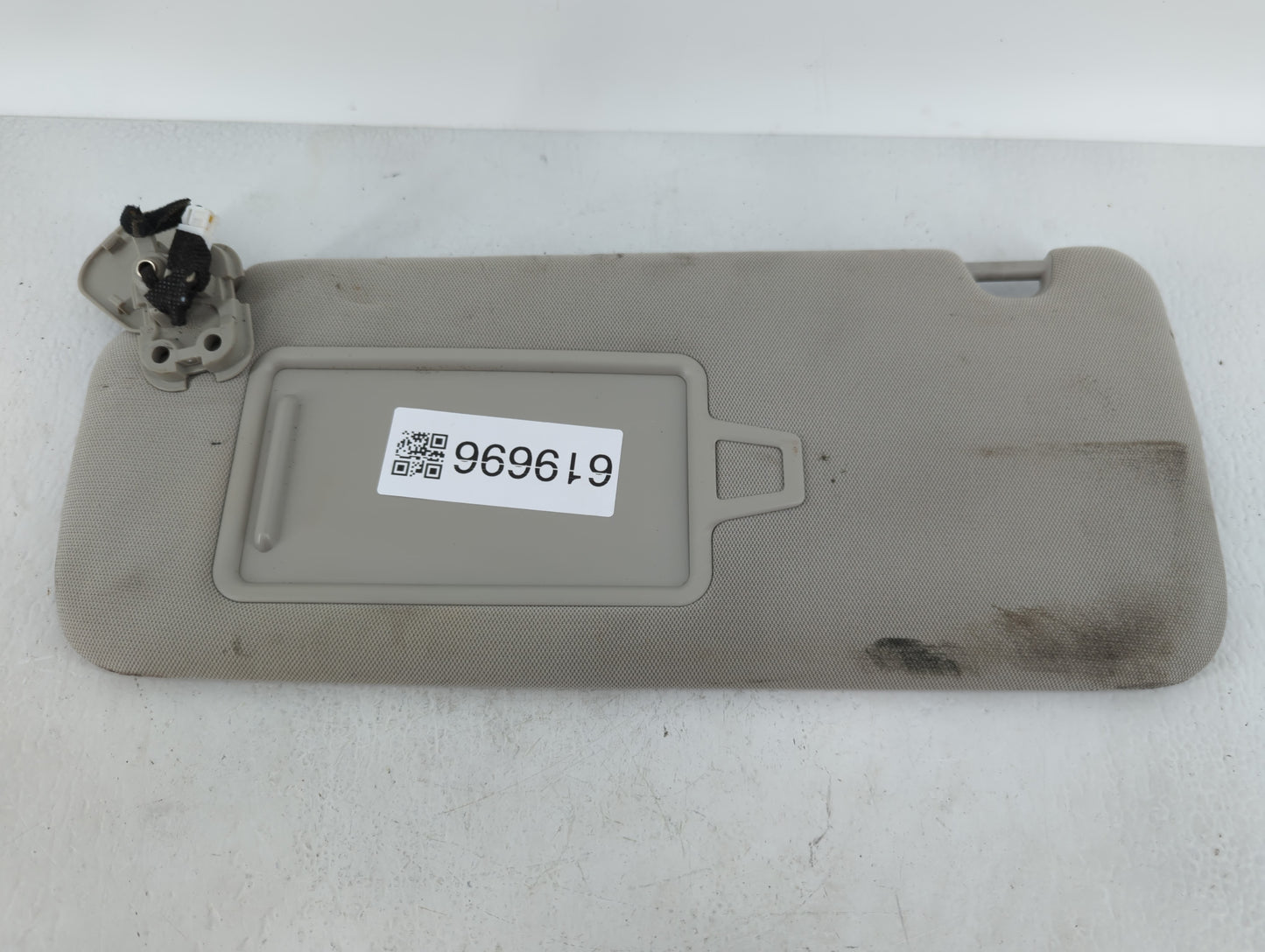 2020-2022 Kia Telluride Sun Visor Shade Replacement Driver Left Mirror Fits Fits 2020 2021 2022 OEM Used Auto Parts - Oemuse