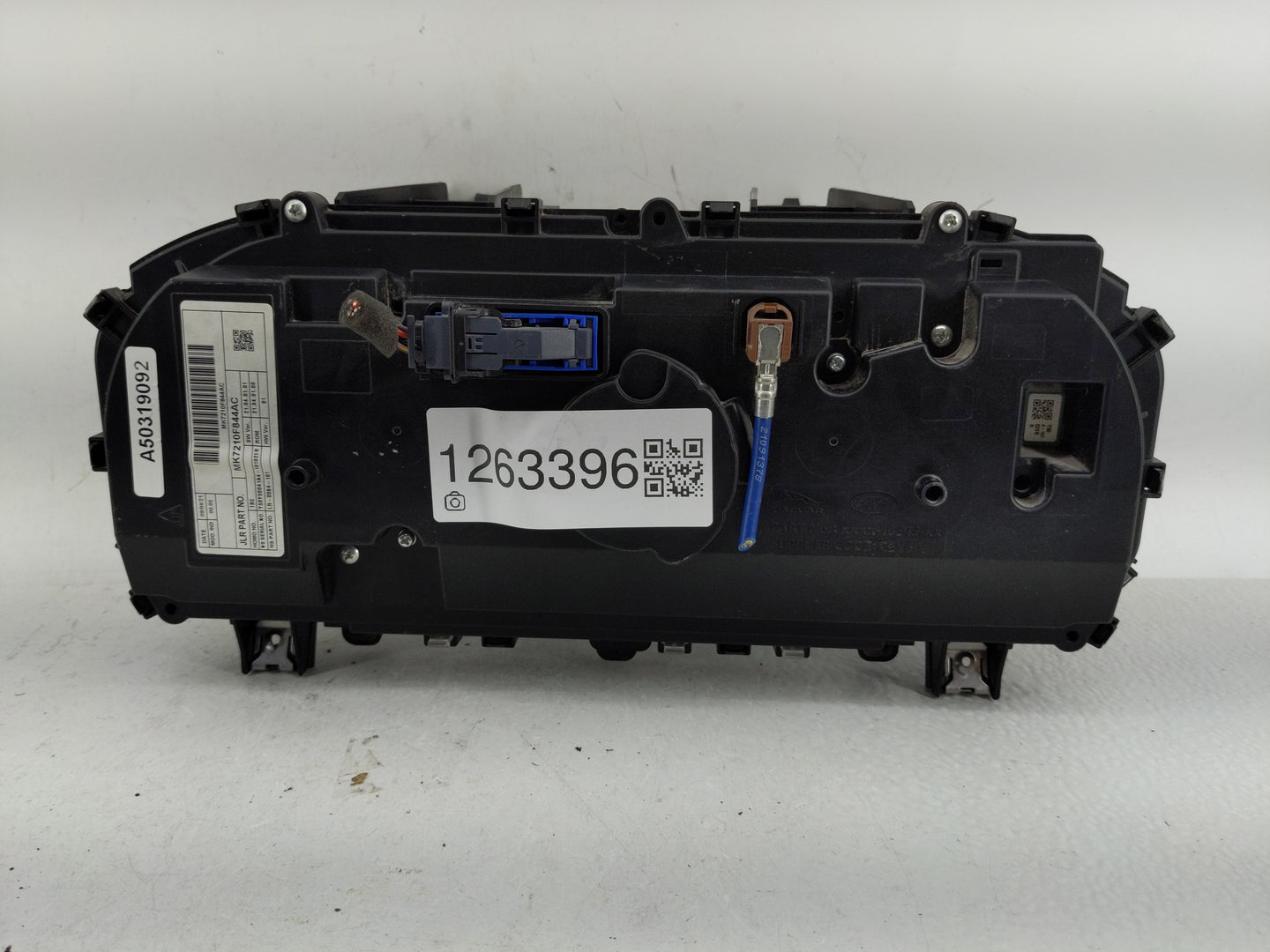 2021 Land Rover Discovery Sport Instrument Cluster Speedometer Gauges P/N:MK7210F844AC Fits OEM Used Auto Parts - Oemusedaut