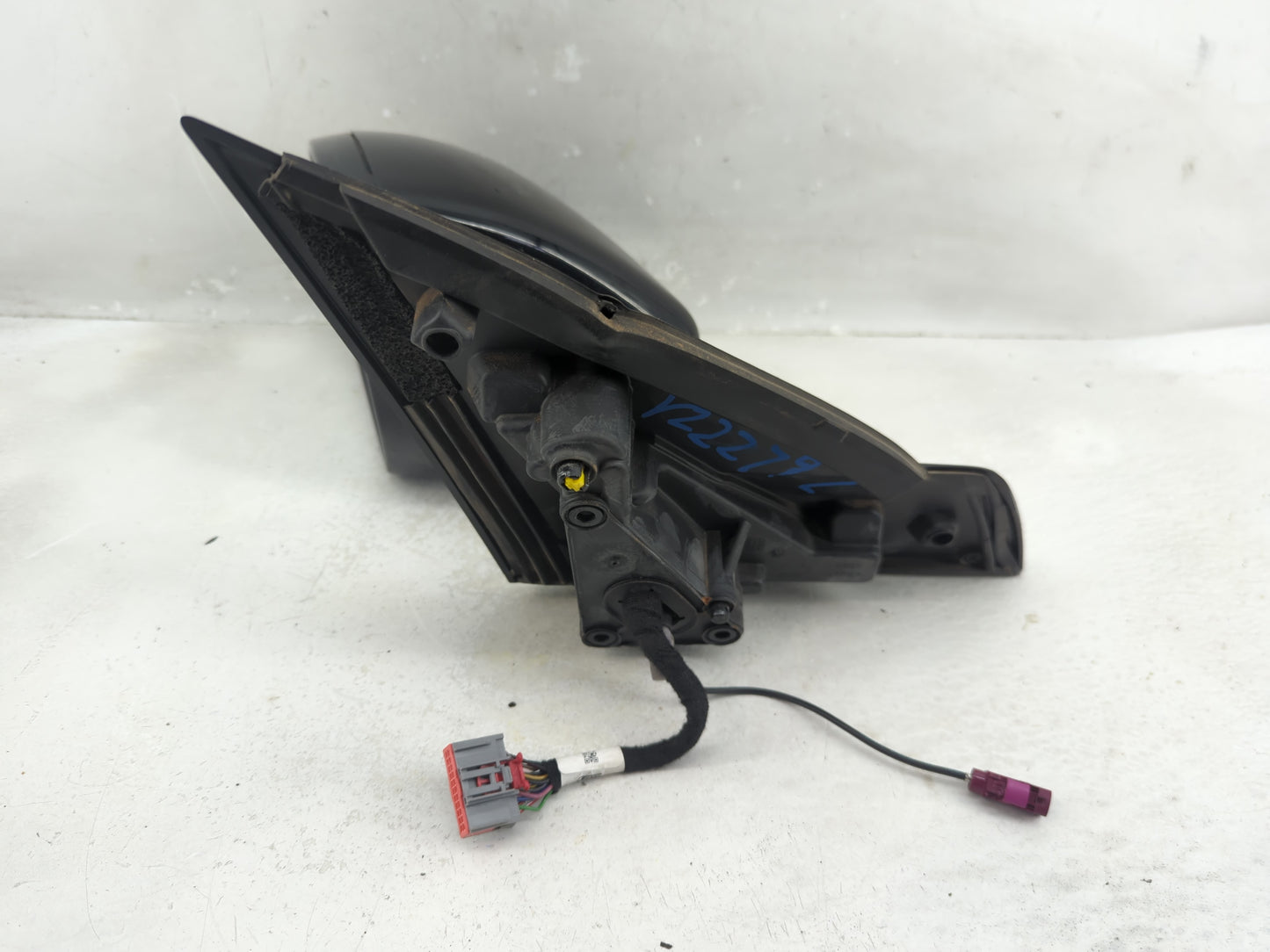 2021 Land Rover Discovery Sport Driver Side View Mirror - Left Door Mirror OEM Used - Oemusedautoparts1.com