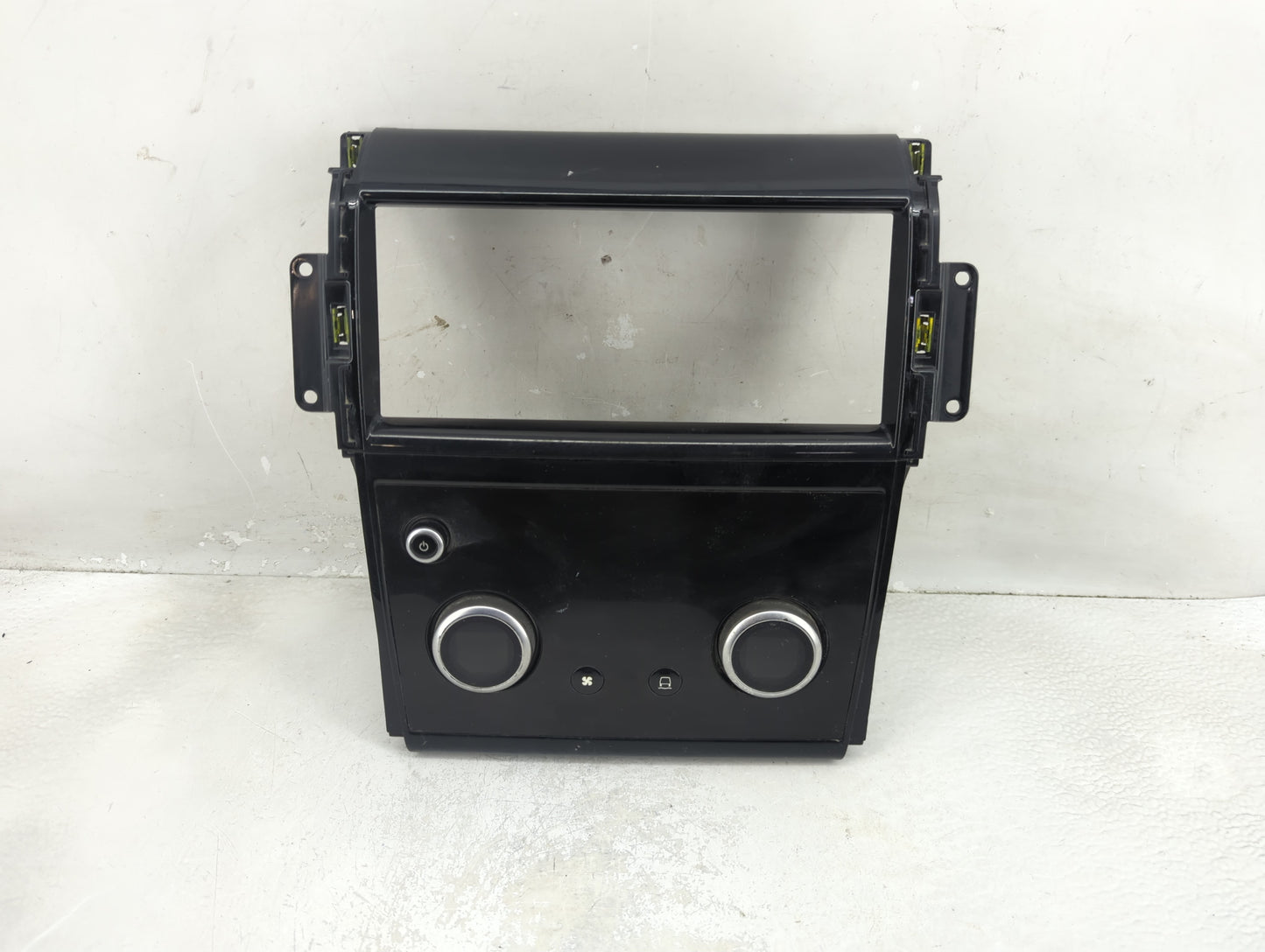 2021 Land Rover Discovery Sport Climate Control Module Temperature AC/Heater Replacement Fits OEM Used Auto Parts - Oemuseda