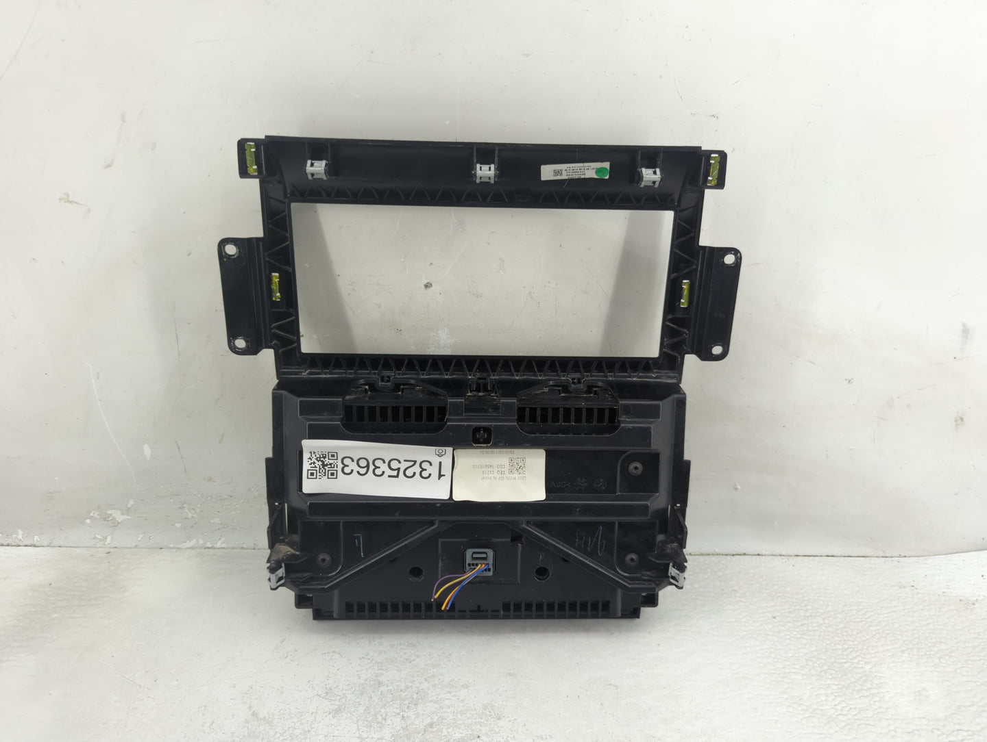 2021 Land Rover Discovery Sport Climate Control Module Temperature AC/Heater Replacement Fits OEM Used Auto Parts - Oemuseda