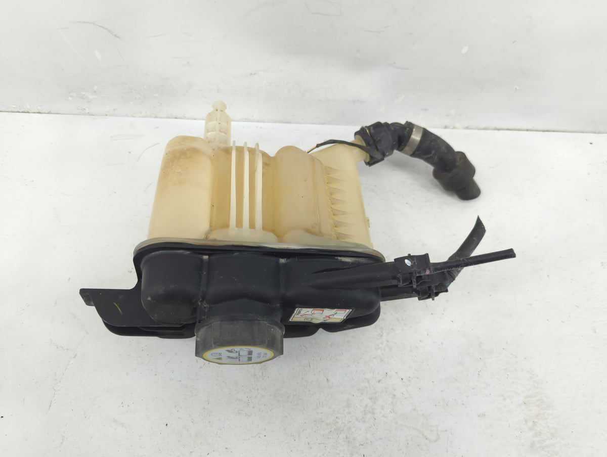 2021 Discovery Sport Radiator Coolant Overflow Expansion Tank Bottle - Oemusedautoparts1.com