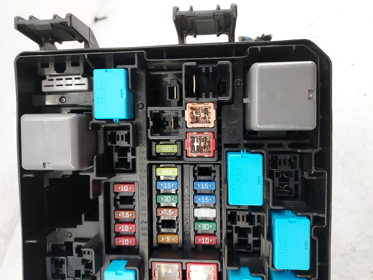 2015-2021 Lexus Nx300 Fusebox Fuse Box Panel Relay Module Fits Fits 2015 2016 2017 2018 2019 2020 2021 OEM Used Auto Parts -