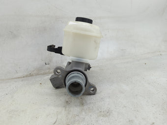 compare product Lincoln Navigator Brake Master Cylinder 1490899