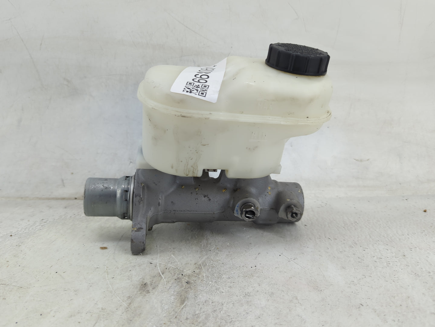 Lincoln Navigator Brake Master Cylinder 1490899 - Oemusedautoparts1.com