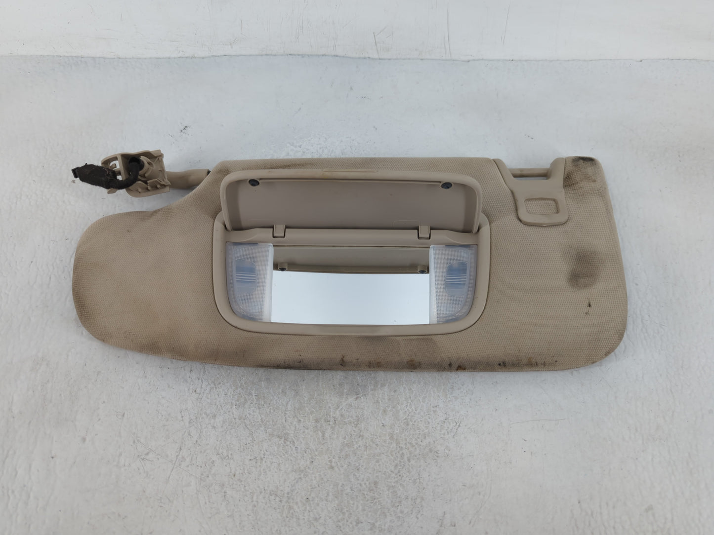2021 Lincoln Navigator Sun Visor Shade Replacement Driver Left Mirror Fits OEM Used Auto Parts - Oemusedautoparts1.com