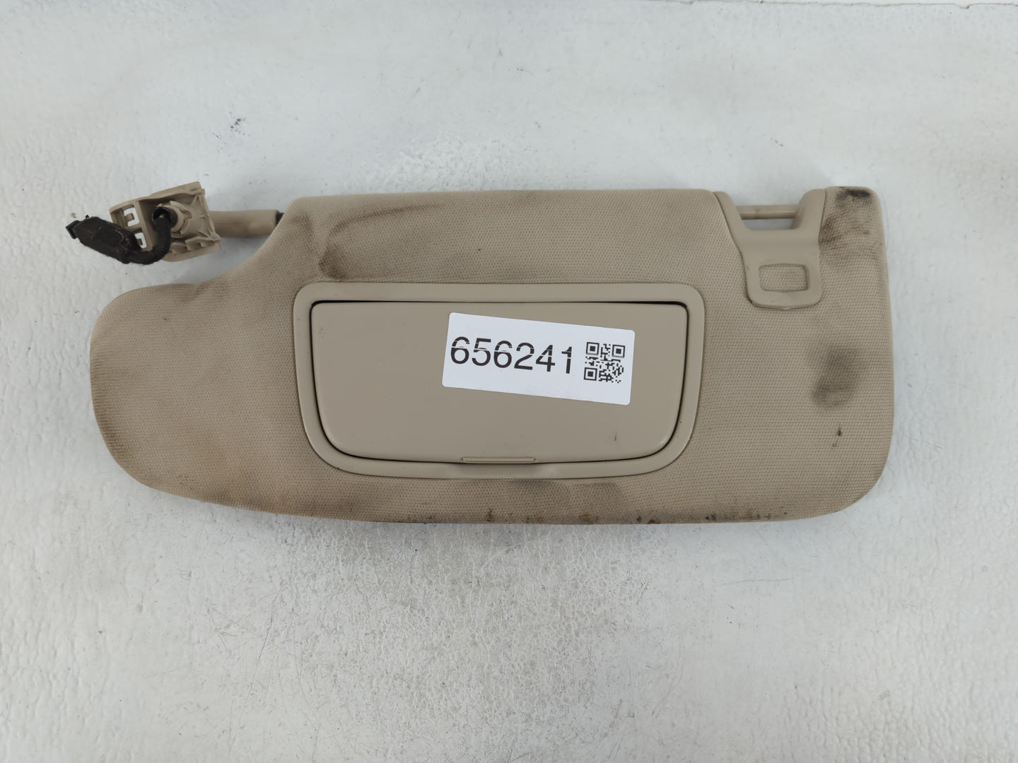 2021 Lincoln Navigator Sun Visor Shade Replacement Driver Left Mirror Fits OEM Used Auto Parts - Oemusedautoparts1.com