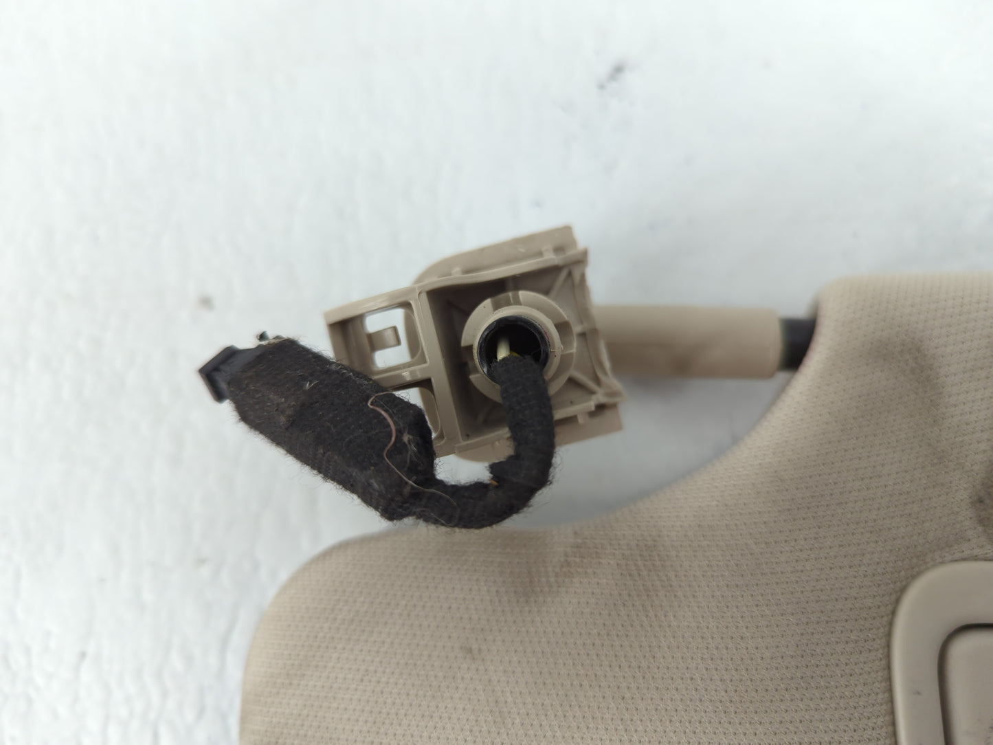 2021 Lincoln Navigator Sun Visor Shade Replacement Driver Left Mirror Fits OEM Used Auto Parts - Oemusedautoparts1.com
