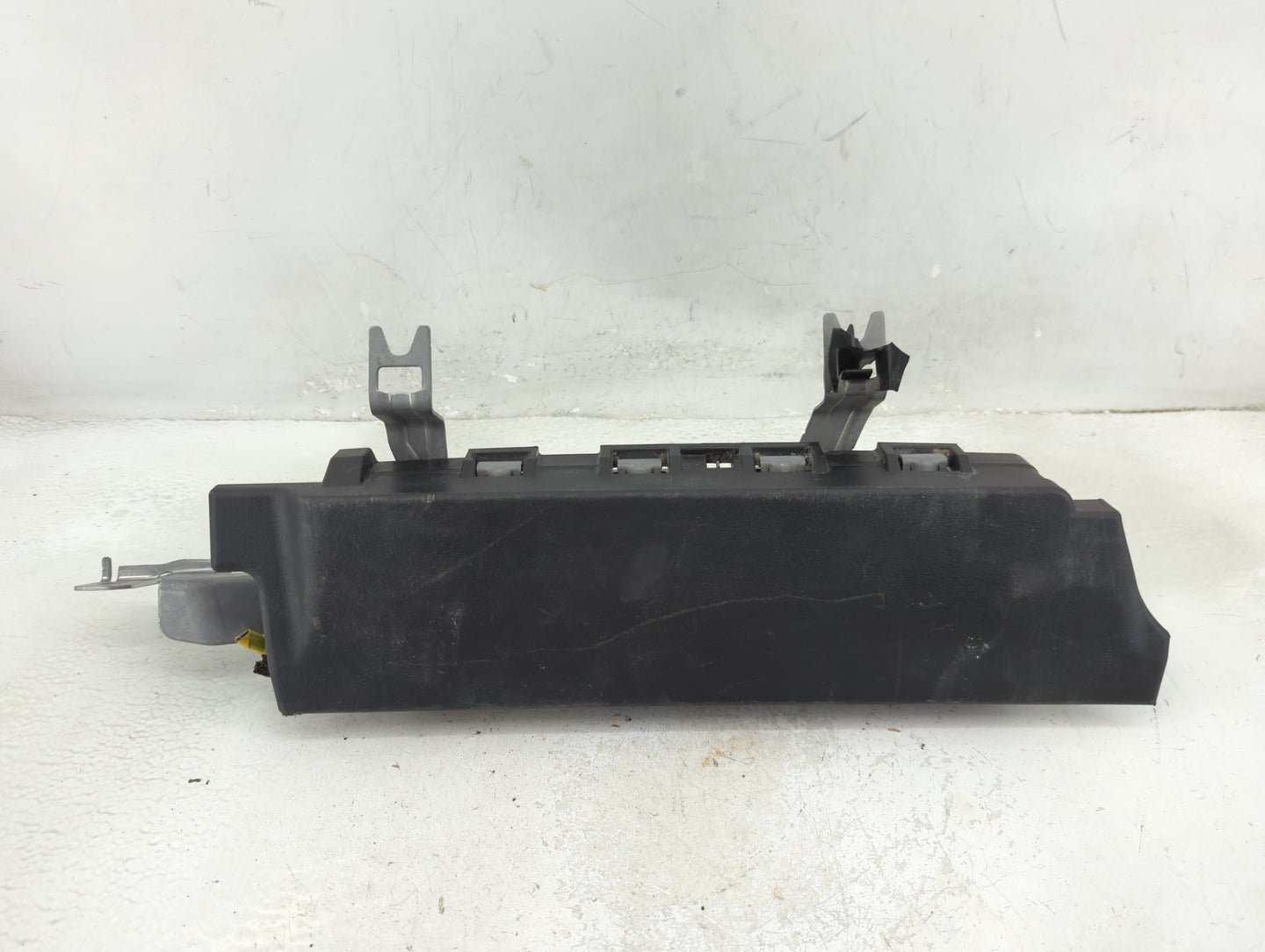 2019-2022 Mazda 3 Air Bag Passenger Right Knee OEM P/N:VA4057KT0 Fits Fits 2019 2020 2021 2022 OEM Used Auto Parts - Oemused