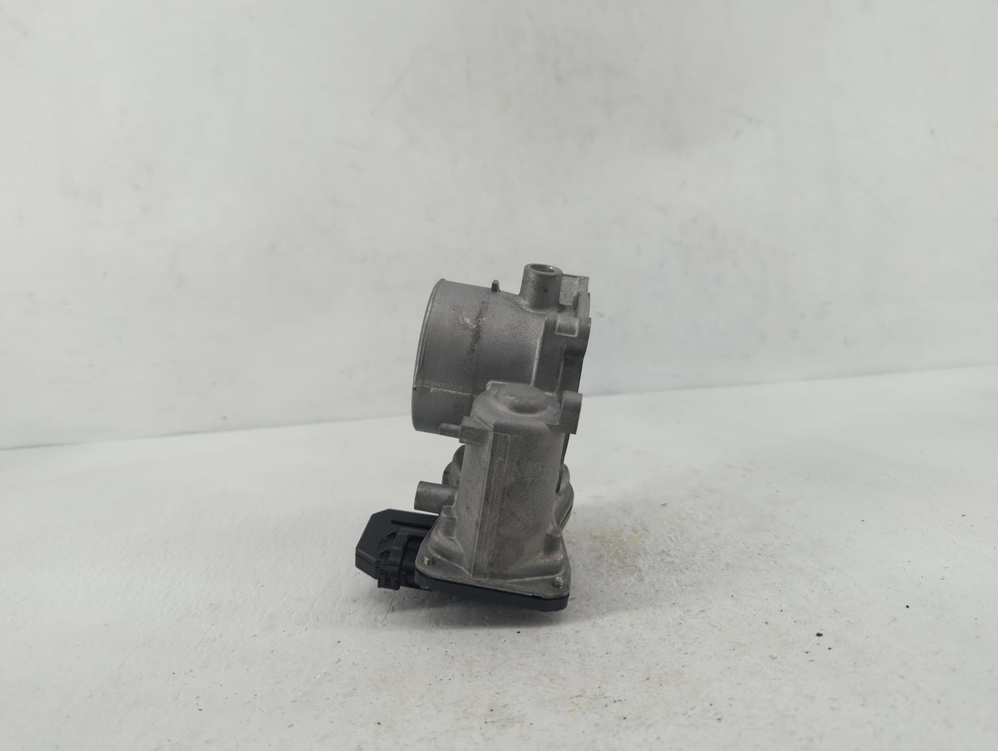 2021 Mazda 3 Throttle Body P/N:11B2600327 1D0501757, PYFS 13 640, 12C1900334 Fits OEM Used Auto Parts - Oemusedautoparts1.co