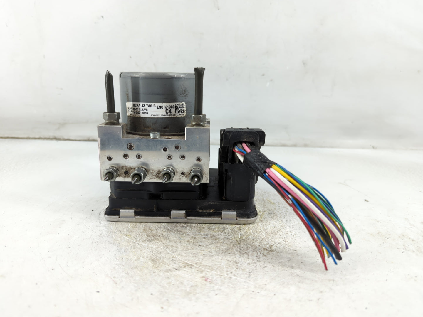 2019-2022 Mazda 3 ABS Pump Control Module Replacement P/N:BCKA 43 7A0 Fits Fits 2019 2020 2021 2022 OEM Used Auto Parts - Oe