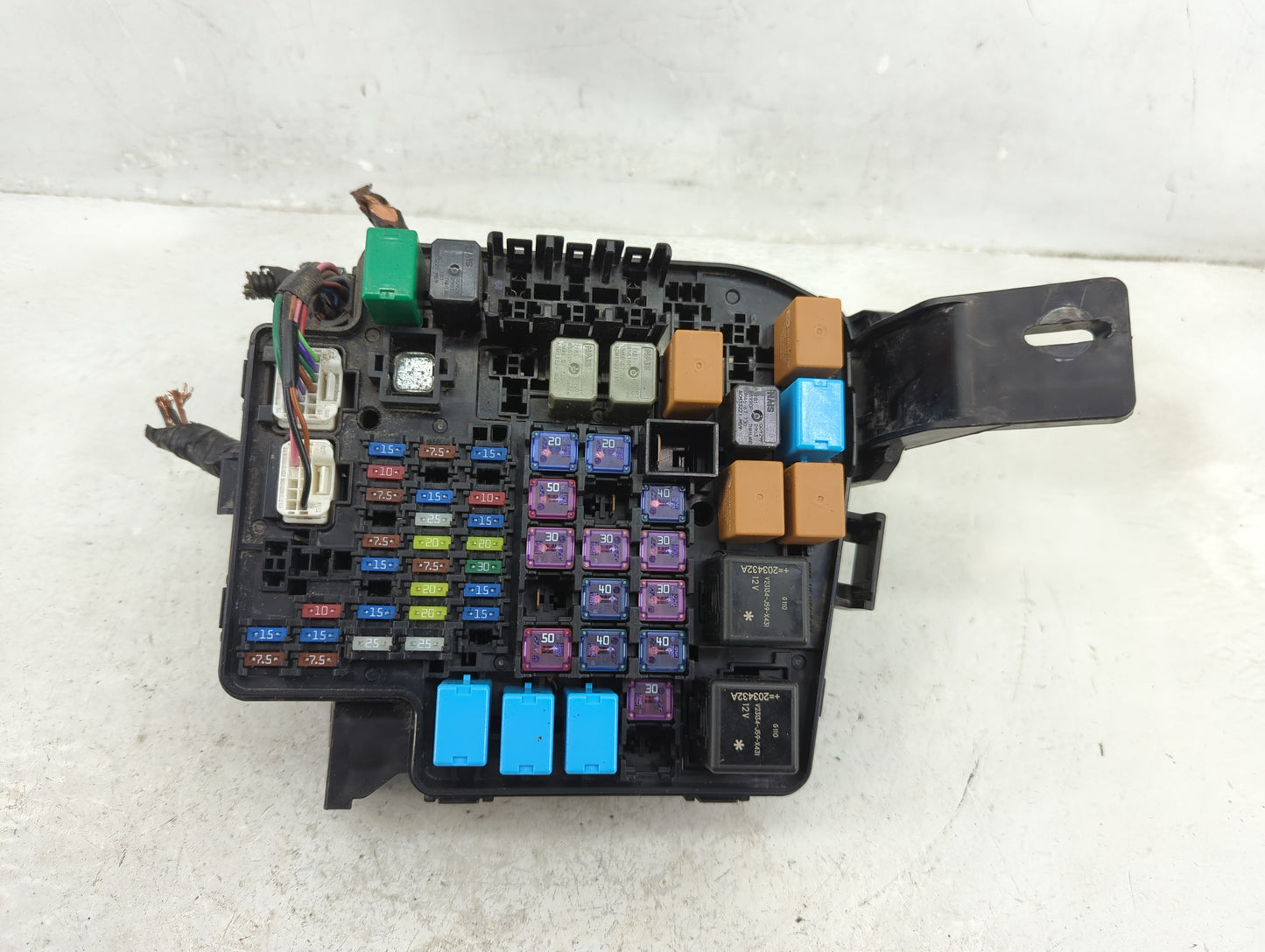 2016-2022 Mazda Cx-3 Fusebox Fuse Box Panel Relay Module P/N:D09W-6676Y Fits Fits 2016 2017 2018 2019 2020 2021 2022 OEM Use