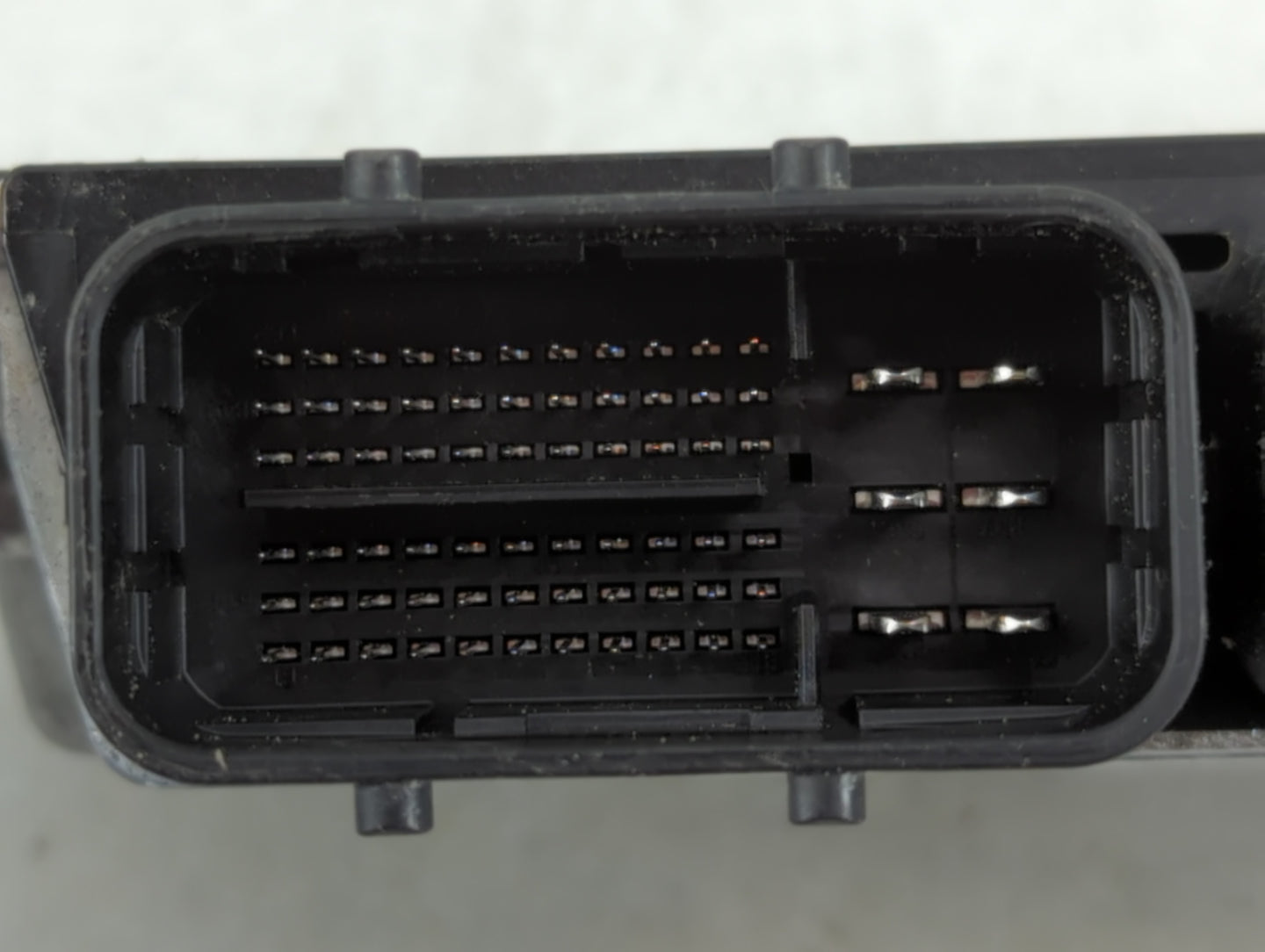 2020-2022 Mazda Cx-30 PCM Engine Control Computer ECU ECM PCU OEM P/N:PAJ9 18 881 Fits Fits 2019 2020 2021 2022 OEM Used Aut