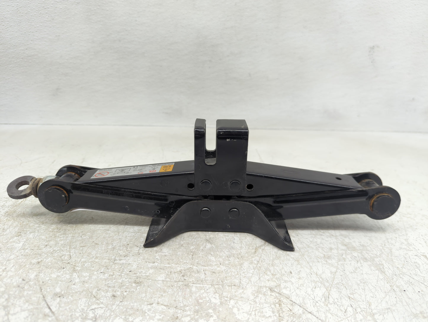 2021 Mazda Cx-30 Spare Scissor Car Jack - Oemusedautoparts1.com