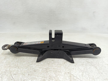 2021 Mazda Cx-30 Spare Scissor Car Jack - Oemusedautoparts1.com