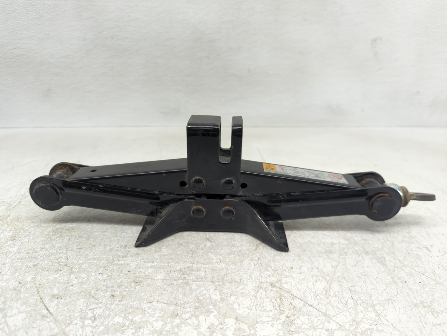 2021 Mazda Cx-30 Spare Scissor Car Jack - Oemusedautoparts1.com