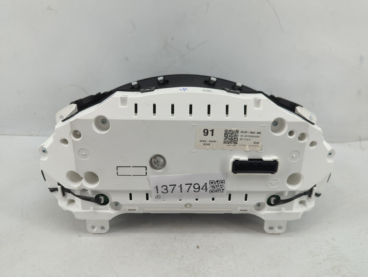 2021-2022 Mazda Cx-30 Instrument Cluster Speedometer Gauges P/N:DEKK-55430-BDGF Fits Fits 2021 2022 OEM Used Auto Parts - Oe
