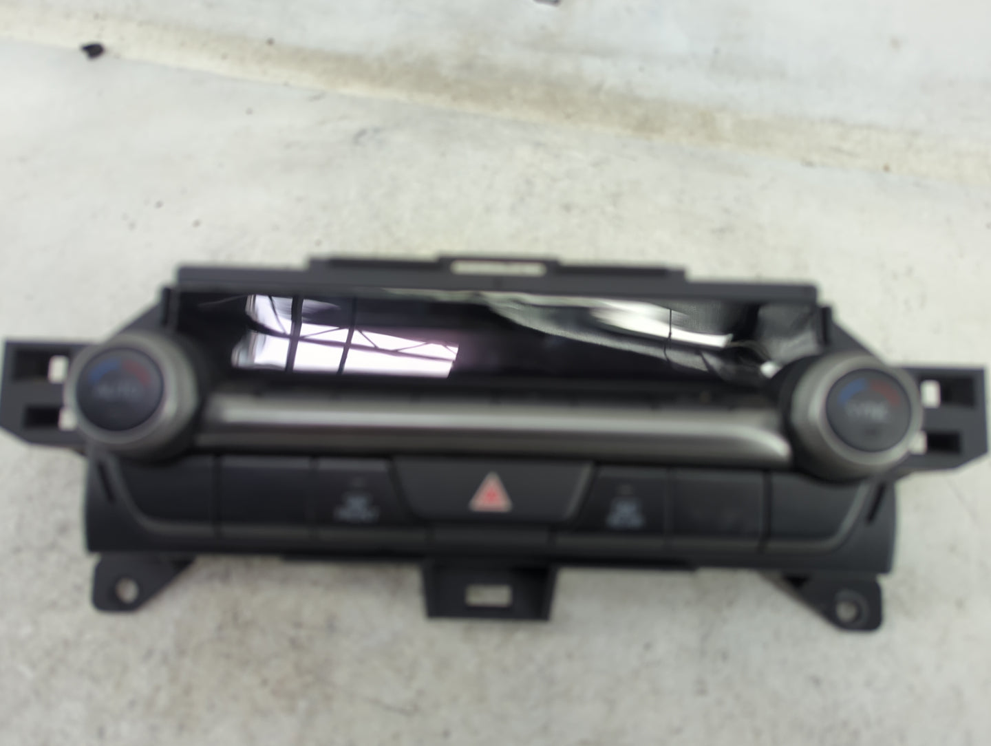 2020-2021 Mazda Cx-30 Climate Control Module Temperature AC/Heater Replacement P/N:BFVT-61190 A3C0420900 Fits OEM Used Auto 