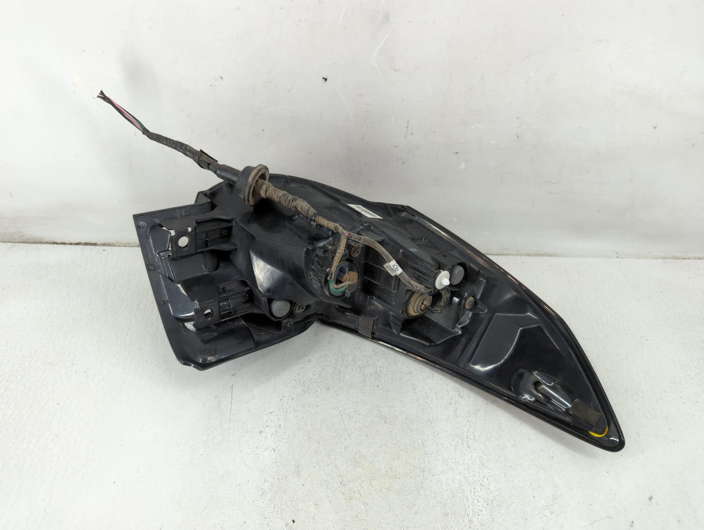 2019-2022 Mazda Cx-9 Tail Light Assembly Driver Left OEM Fits Fits 2019 2020 2021 2022 OEM Used Auto Parts - Oemusedautopart