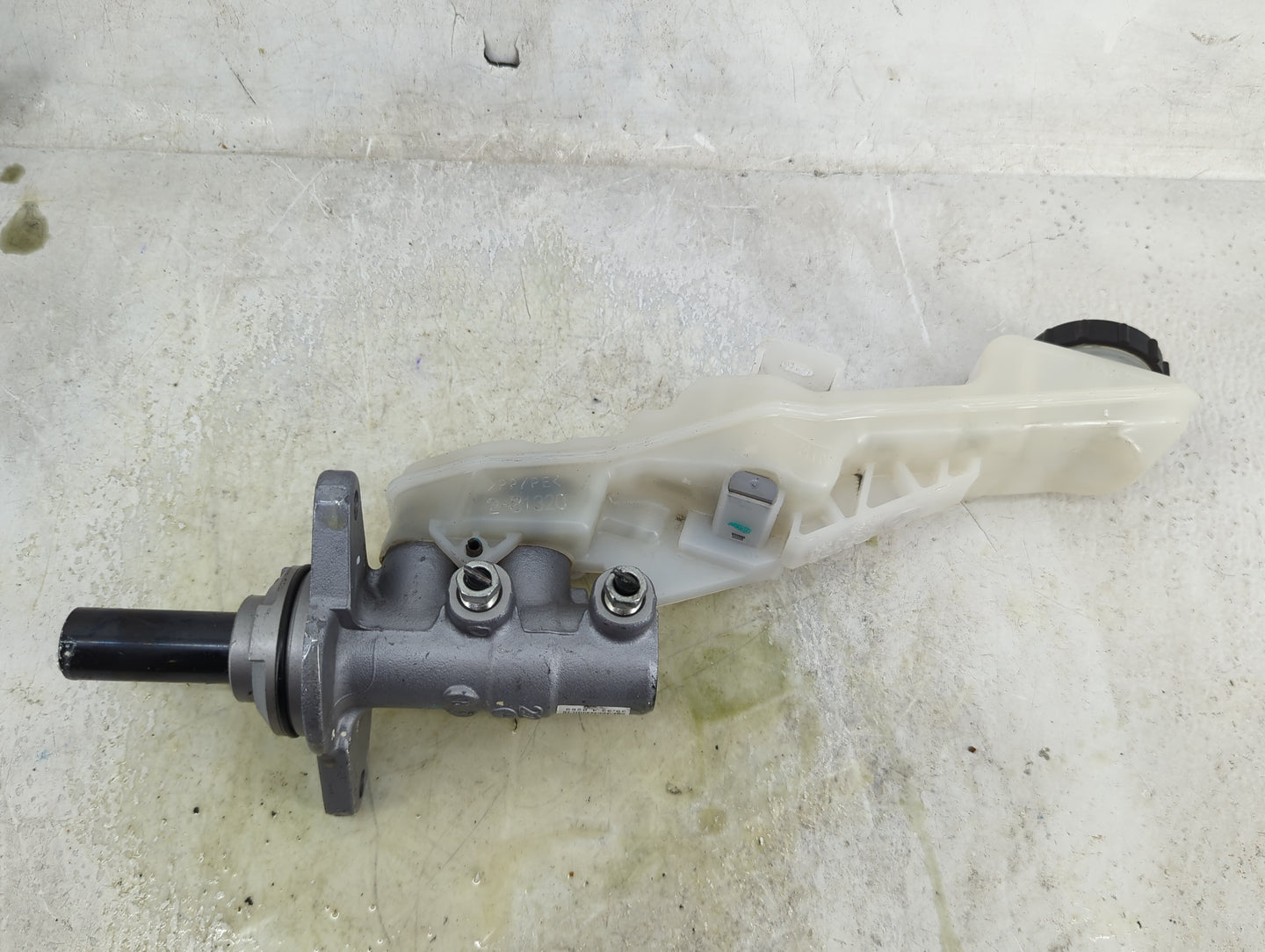 2016-2022 Mazda Cx-9 Brake Master Cylinder 1490727 - Oemusedautoparts1.com