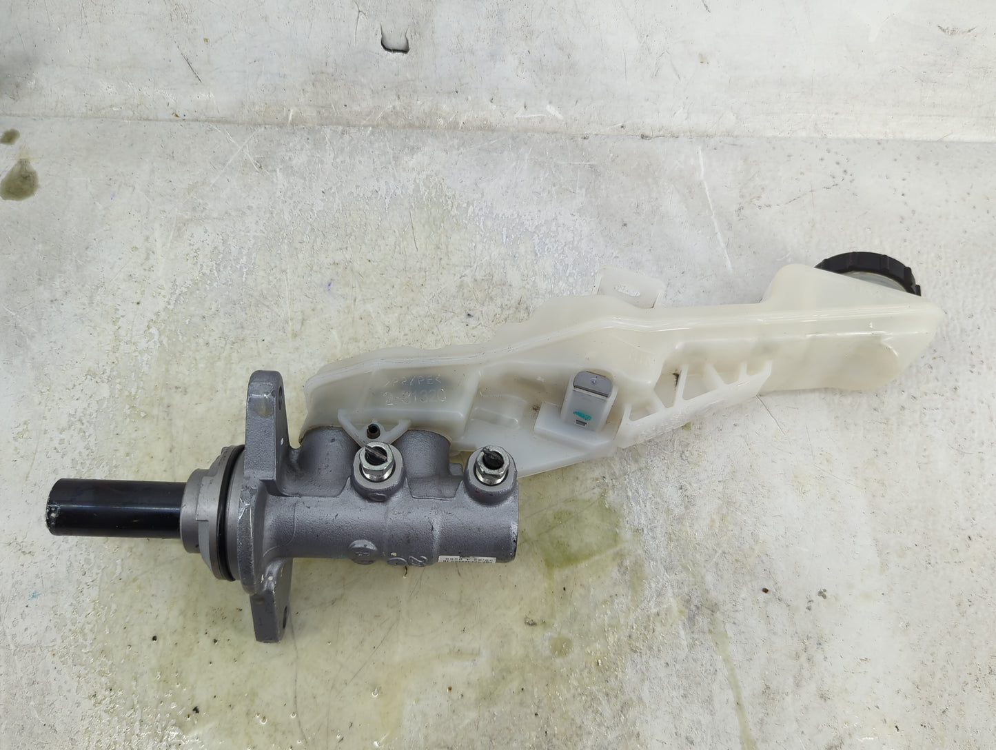 2016-2022 Mazda Cx-9 Brake Master Cylinder 1490727 - Oemusedautoparts1.com