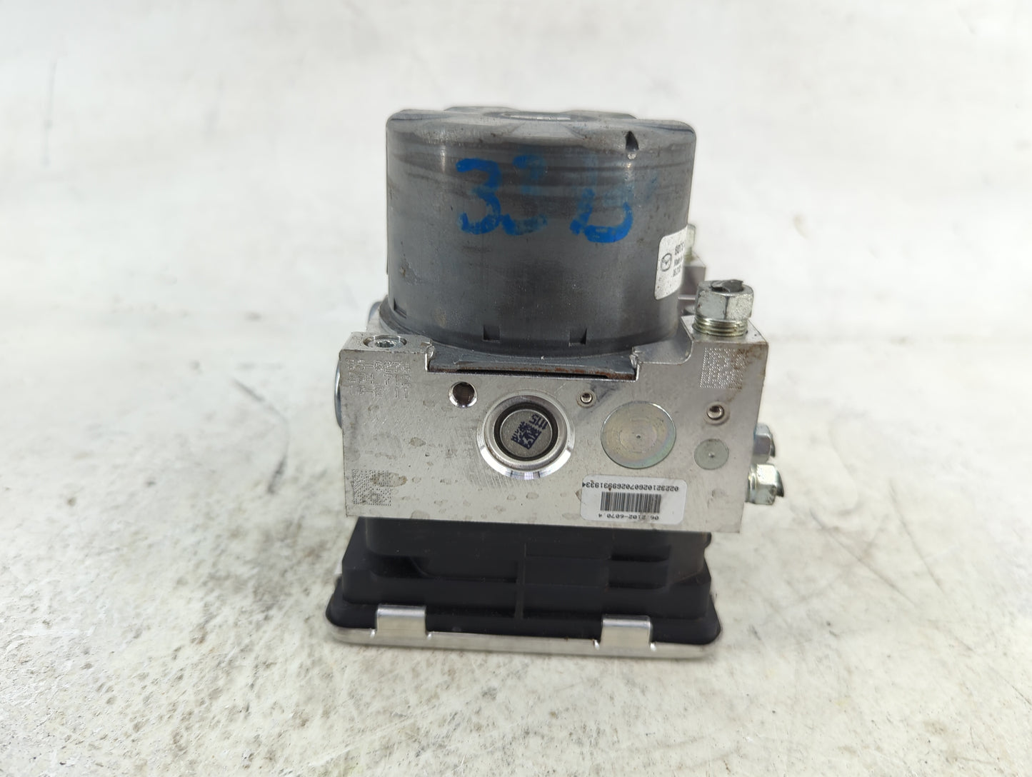 2021 Mazda Mazda3 ABS Pump Control Module Replacement P/N:BDTS 43 7A0 ESC KF620, 06.2102-6070.4 Fits OEM Used Auto Parts - O
